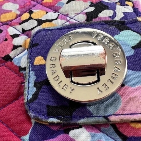 Vera Bradley Turnlock Wallet & Zip ID Case Set – Floral Pattern - Picture 4 of 6